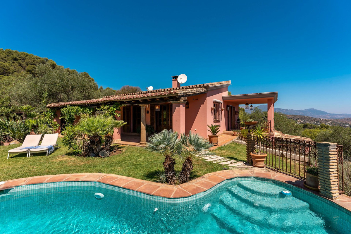 Lovely country villa at Coín